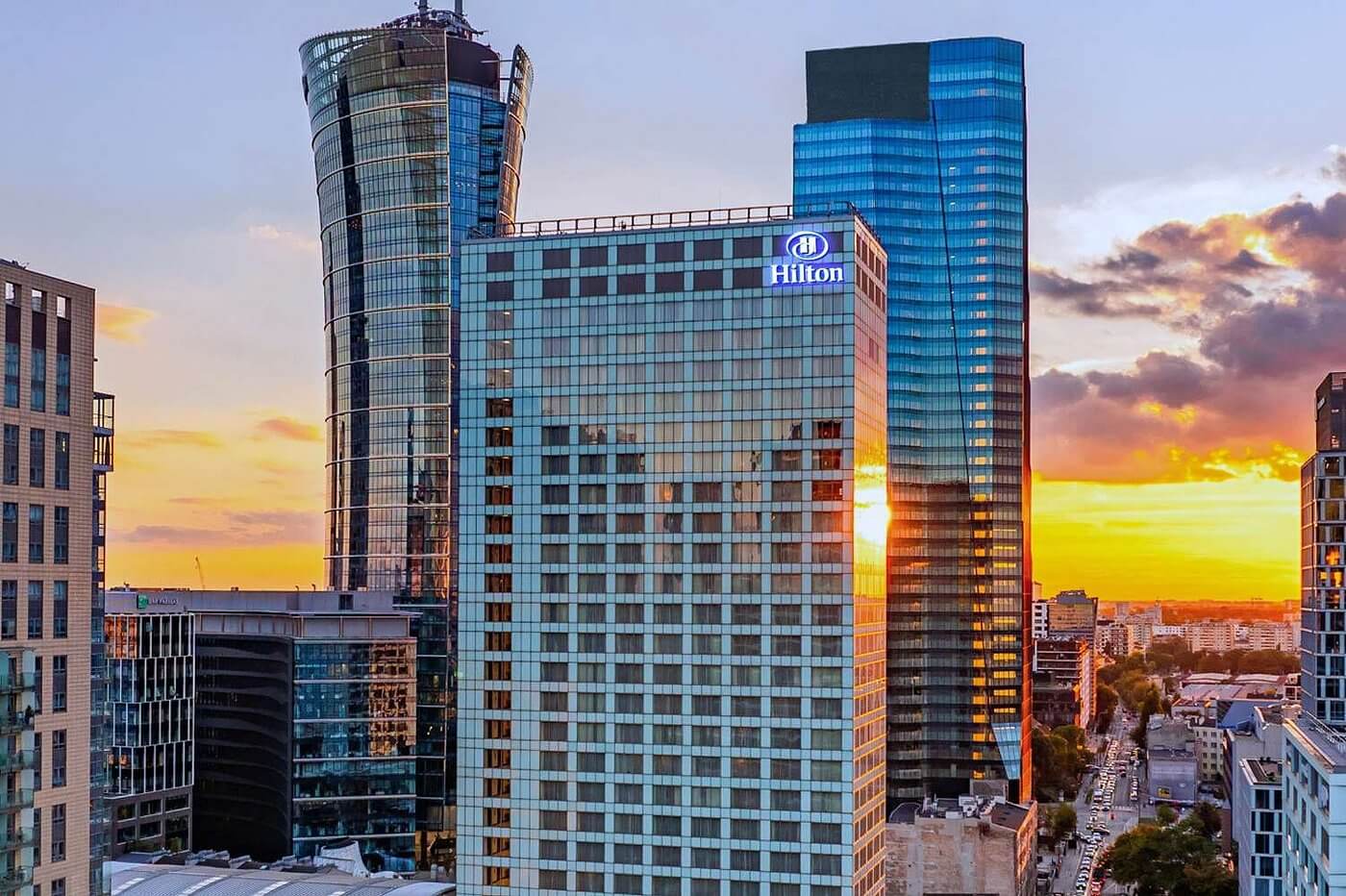 Luksusowy Hilton Warsaw City z kasynem i widokiem na centrum Warszawy